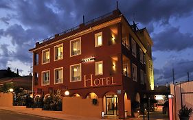 Atrium Hotel